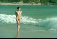 Hot babe in video porno pelose gratis lingerie si spoglia e si masturba